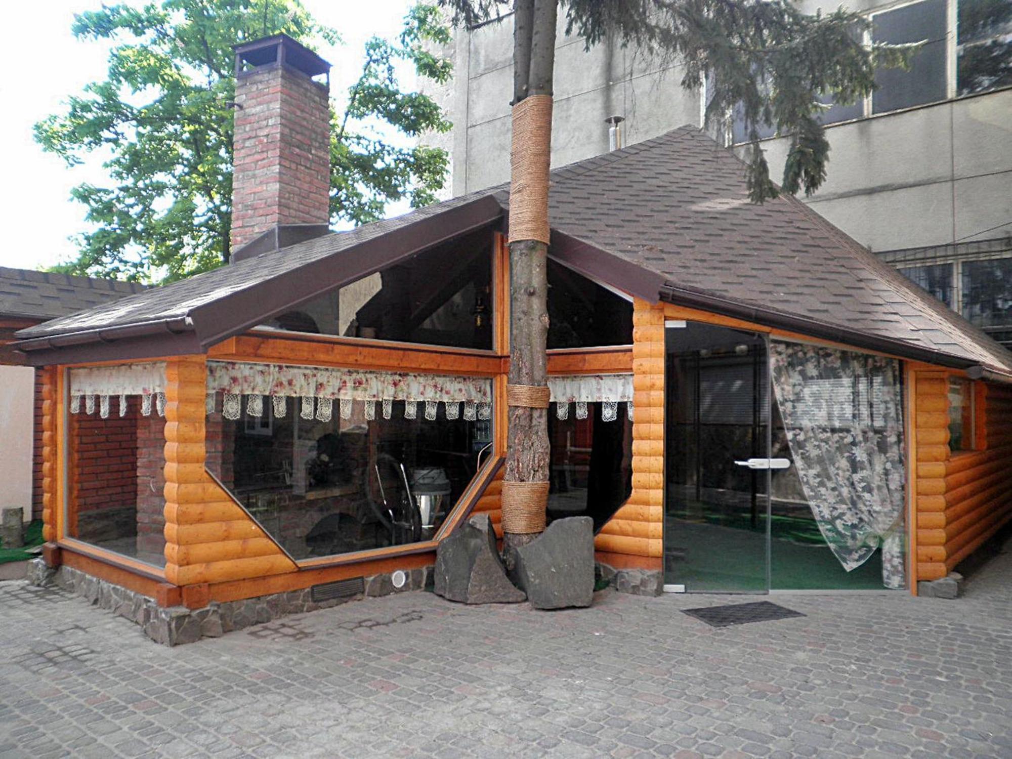 Leon Hotel Lviv Exterior photo