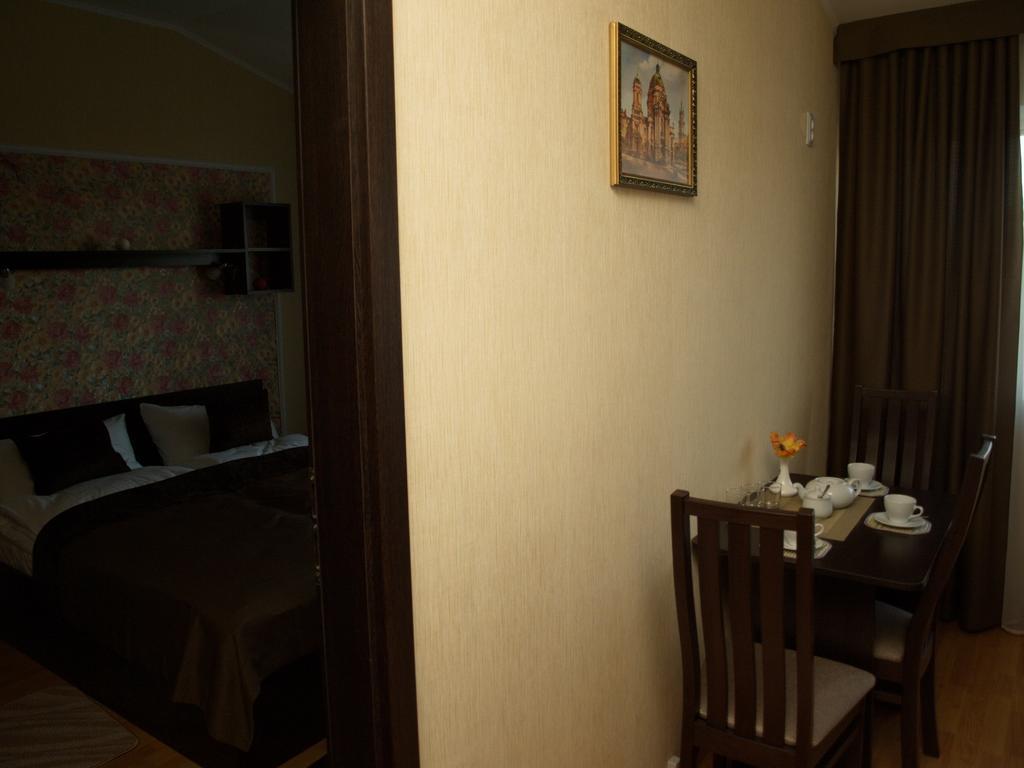 Leon Hotel Lviv Exterior photo