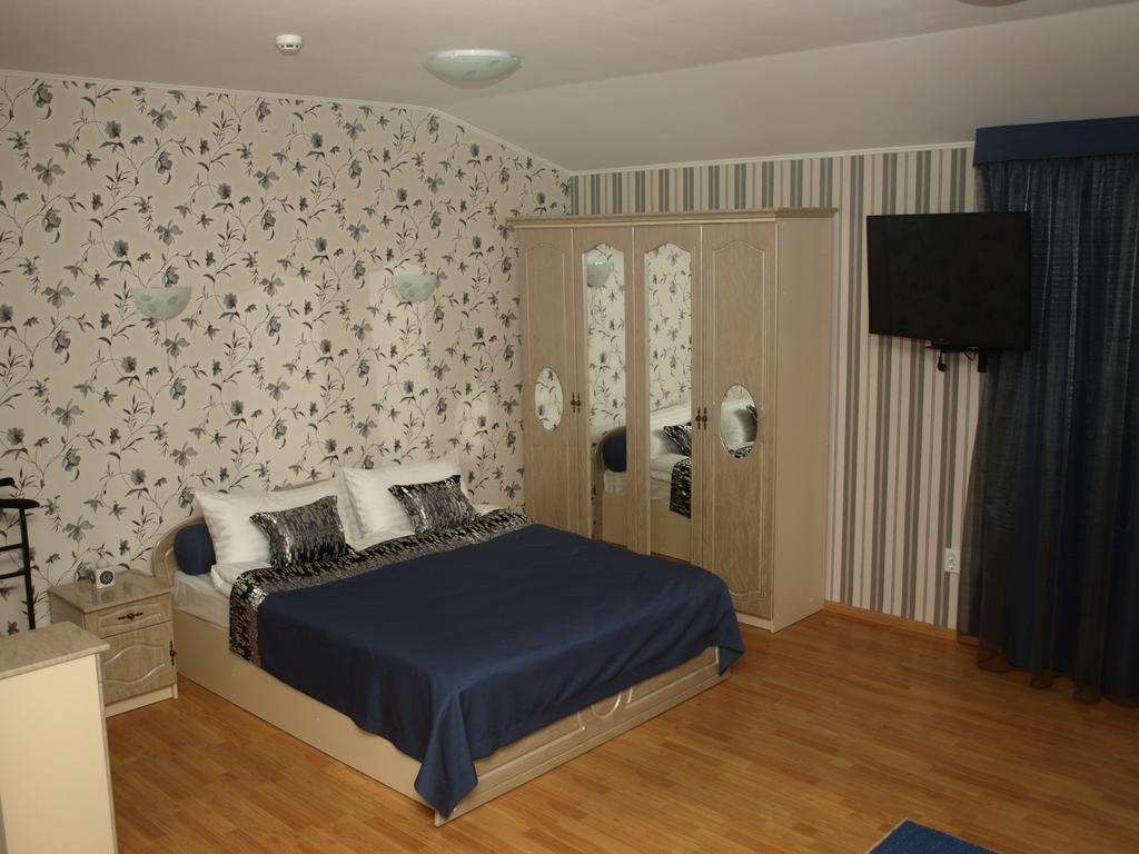 Leon Hotel Lviv Room photo