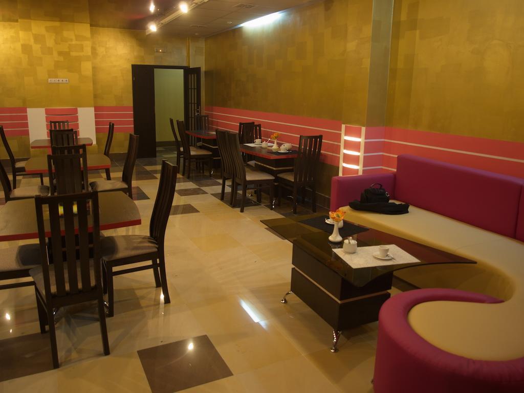 Leon Hotel Lviv Exterior photo