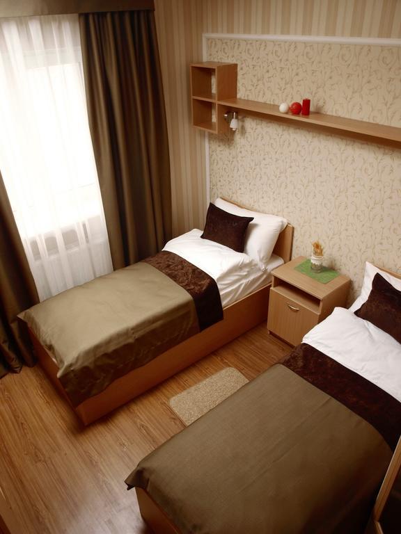 Leon Hotel Lviv Exterior photo